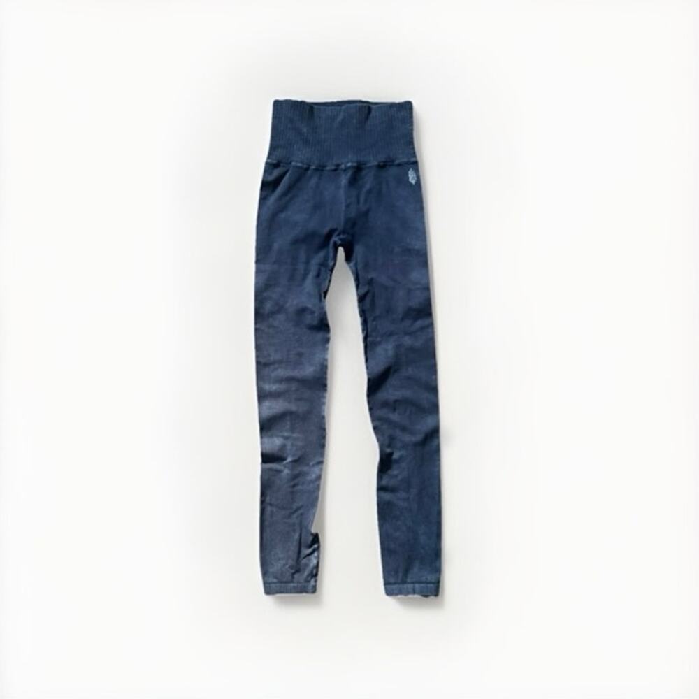 Free People Movement Good Karma Leggings Dark Wash Size XS/S - Picture 2 of 9